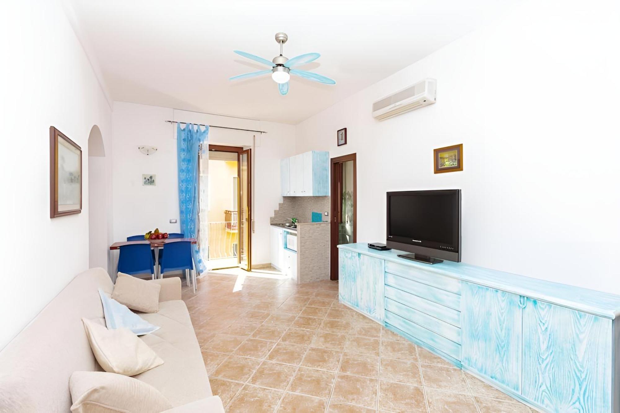 Splendido Appartamento In Pieno Centro Dell'Isola La Maddalena  Extérieur photo
